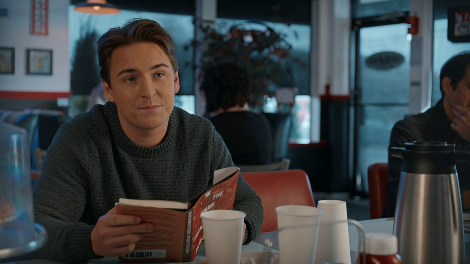Смерть у закусочній. Таємниці Аврори Тігарден кадр 5