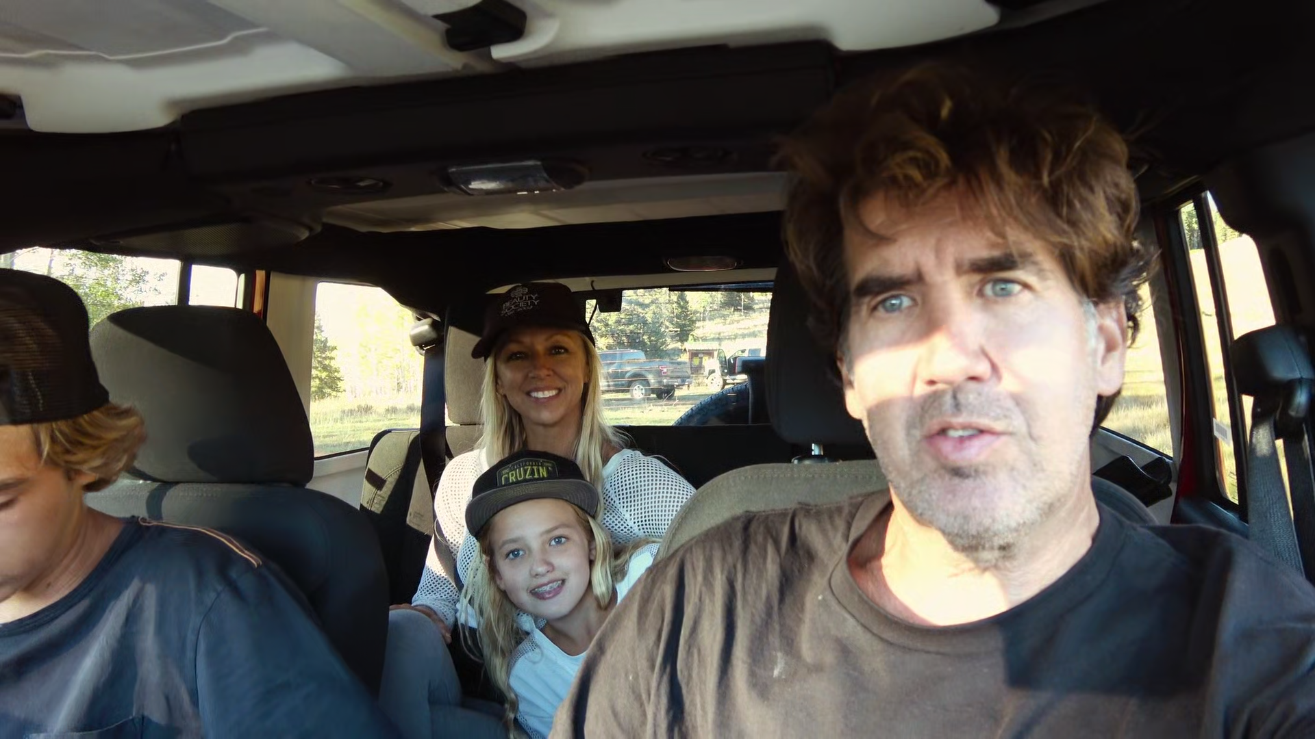 Фонове зображення Золото й жадоба: Полювання за скарбами Фенна