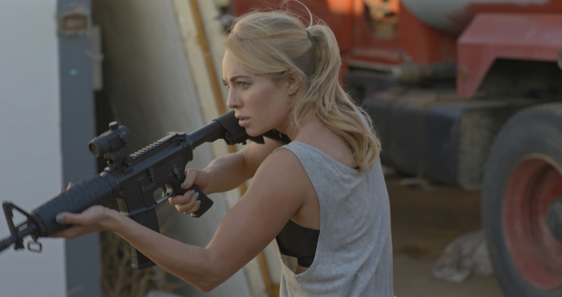 Блондинка під прицілом - Скріншот 4