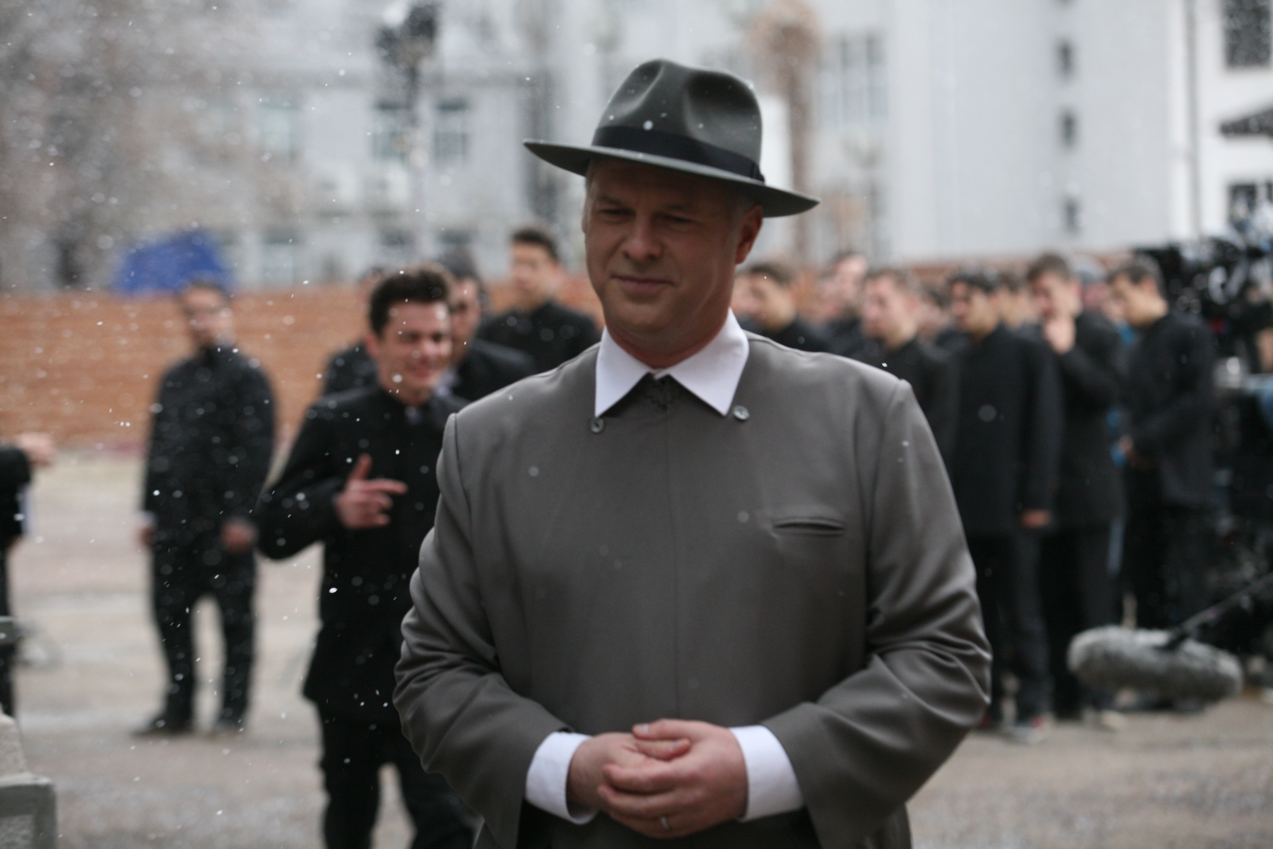 На крок позаду серафима кадр 5