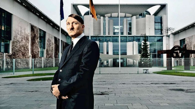 Він знову тут кадр 1